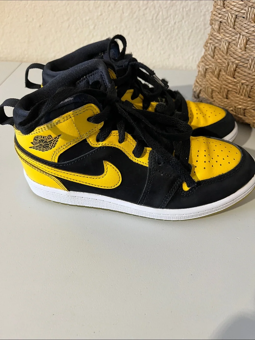Nike Air Jordan 1Y Mid Kids Black Yellow Varsity